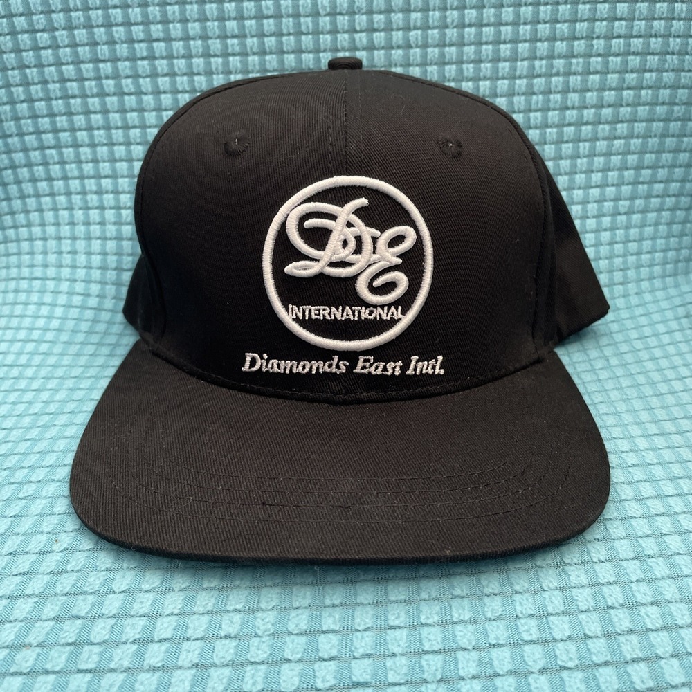 NWOT DIAMONDS EAST INTERNATIONAL BLACK SNAPBACK HAT EMBROIDERED LOGO G16